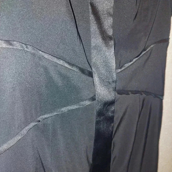 SIGNATURE BY SANGRIA Little BLACK SHEATH STYLE PANEL DRESS SIZE 14 - Picture 3 of 7